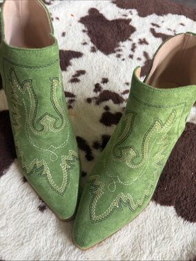 Green Suede Western-Style Women’s Ankle Boots